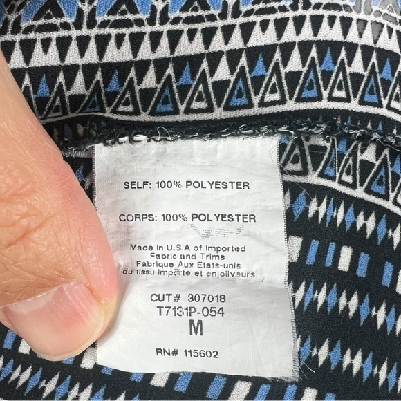 Evereve Allison Joy Navy Blue Print 3/4 Length Sleeve Top Medium - Picture 7 of 7